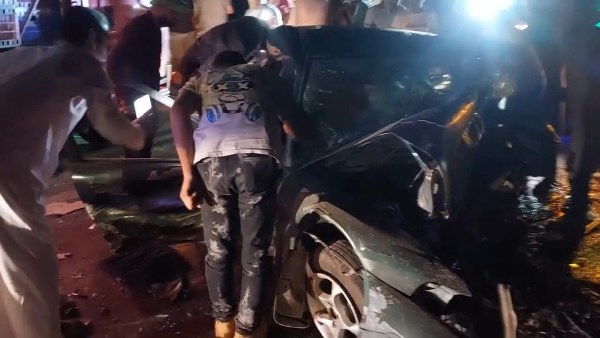 5 ضحايا و3 سيارات تتحوّل إلى خردة في تصادم مروع بطريق الواحات |صور
