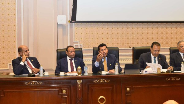 أتوافق مع لجنة الشباب والرياضة وأشيد بحسن سير مناقشات مشروع قانون الرياضة