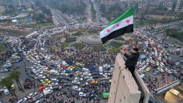 إسرائيل تزرع الفوضى في سوريا