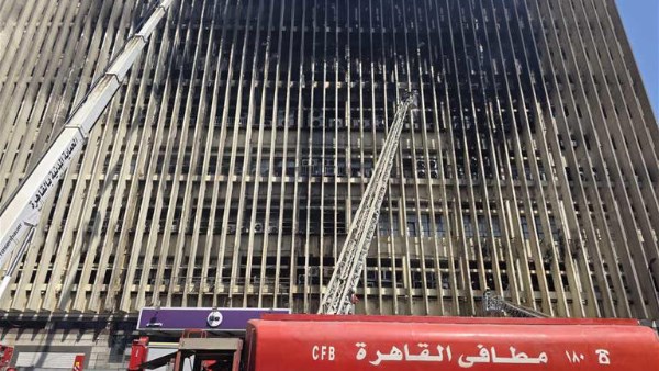 استجابة استثنائية للأزمة| كيف تعامل المركزي والبنوك مع تداعيات حريق سنترال رمسيس؟ خبير يجيب