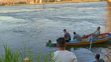 الضفادع البشرية تبحث عن جثمان طفل غرق بترعة المريوطية
