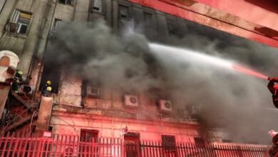 تجدد النيران في بعض غرف سنترال رمسيس والحماية المدنية تحاول السيطرة.. صور