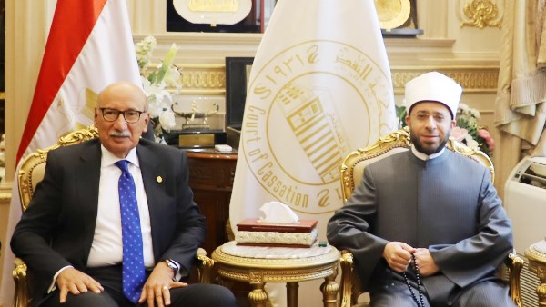 ترسيخ مبادئ العدالة.. وزير الأوقاف يقدم التهنئة لرئيس محكمة النقض