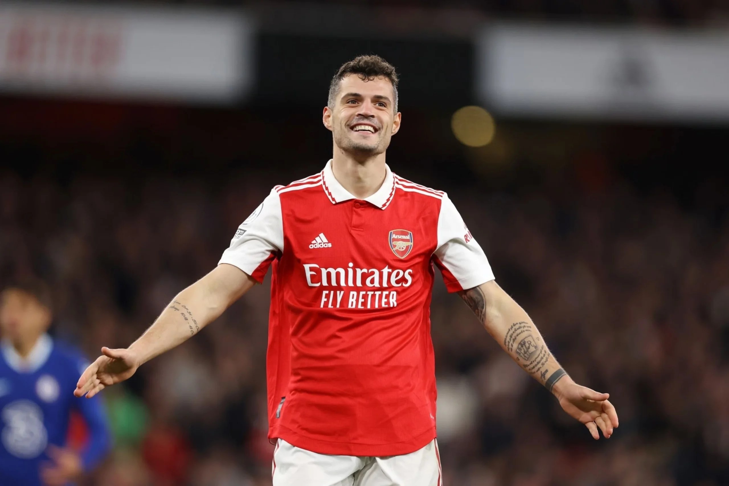 تشاكا لاعب ليفركوزن يتوصل إلى اتفاق للانتقال إلى نيوم