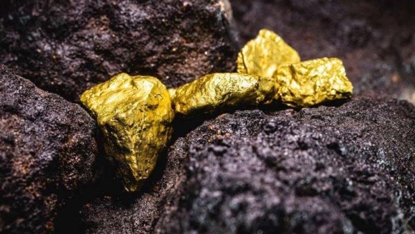 ذهب وفضة في الصحراء .. أين تقع منطقة امتياز أبو مروات؟