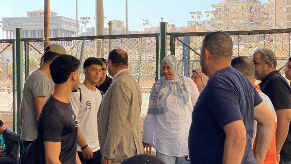 رئيس جامعة حلوان يتفقد اختبارات القدرات بكلية علوم الرياضة بنين