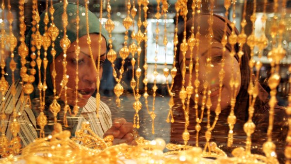 سعر جرام الذهب عيار 21 اليوم الجمعة وصل كام؟
