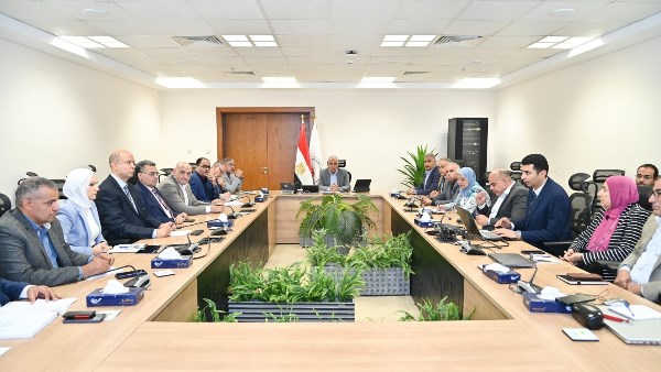 سويلم يستعرض أحدث المعدات والتقنيات المستخدمة عالمياً في مجال تطهير وصيانة المجاري المائية