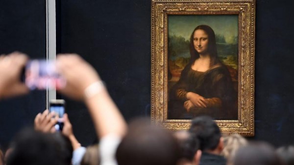 مافيا الفن.. عصابات منظمة تتحكم في السوق الأسود للجمال