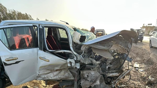 مصرع شخص وإصابة 8 آخرين في انقلاب سيارة بطريق مطروح الإسكندرية