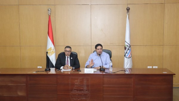 نائب محافظ بني سويف يتابع جهود لجنة المشروعات الصغيرة والمتوسطة لدمج الأنشطة التجارية غير الرسمية