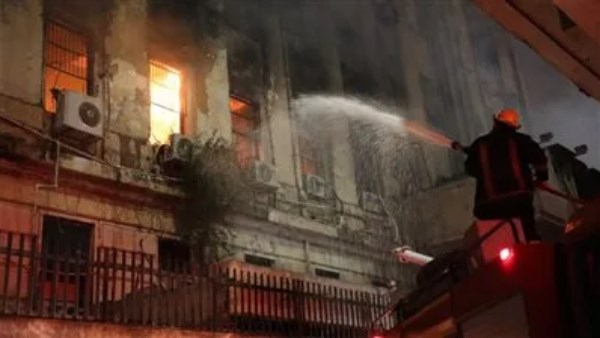 نشوب حريق داخل مطعم شهير بسوهاج.. ماذا حدث؟